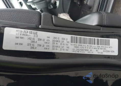 2019 Jeep Grand Cherokee Laredo E 4X4 z USA, uszkodzony, nr VIN 1C4RJFAG5KC736940